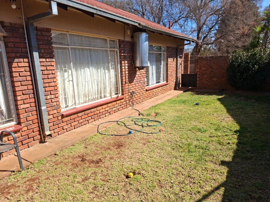 To Let 2 Bedroom Property for Rent in Meiringspark North West
